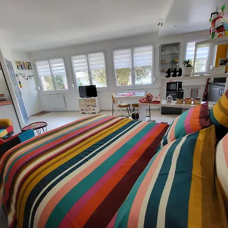 L'arc-en-ciel Apartment